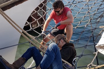 Ankerreinigung im Hafen