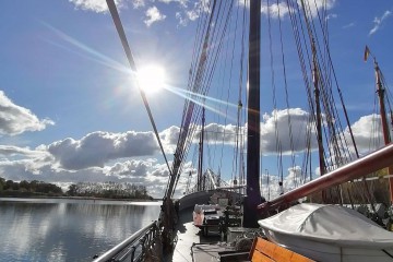 Bei bestem Wetter in die Werft