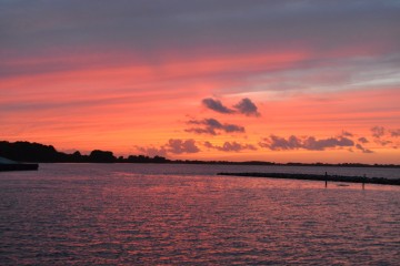 Unvergleichliche Sonnenuntergänge erlebt man nur auf dem Meer!