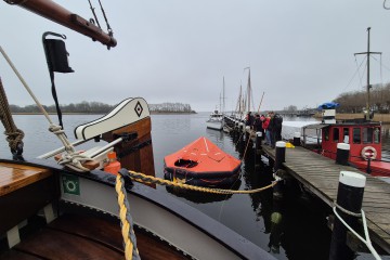 Rettungsuebung im Museumshafen